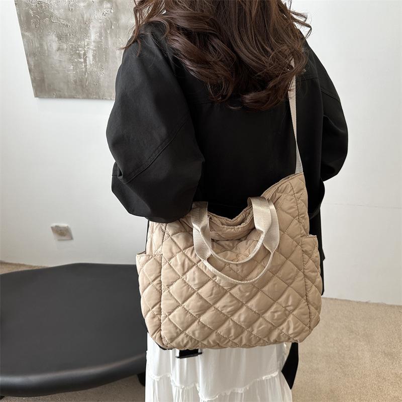 Stylish Large-capacity Embroidery Thread New Simple Diamond Cotton Trendy Crossbody One Shoulder Portable Tote Bag Woman