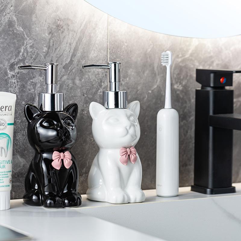 Modern Black White Cat and Dog Ceramic Lotion Bottle Home Disinfectant Refill Bottle Bathroom Accessory 3D Animal Soap Dispenser