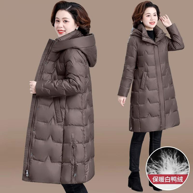 Middle-aged and elderly women's winter down jacket 2024 new mother autumn and winter long clothes women's middle-aged winter coat