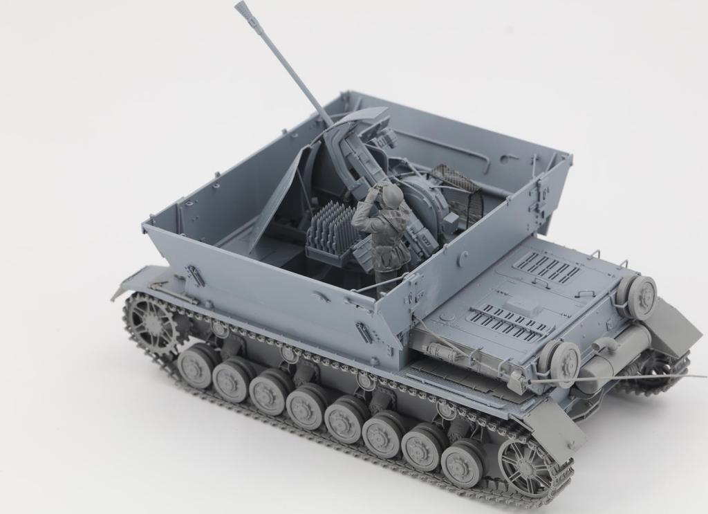 Border Model 1/35 German Army Anti-Aircraft Tank IV 3.7 Flak Mebelwagen Plastic Model BT007