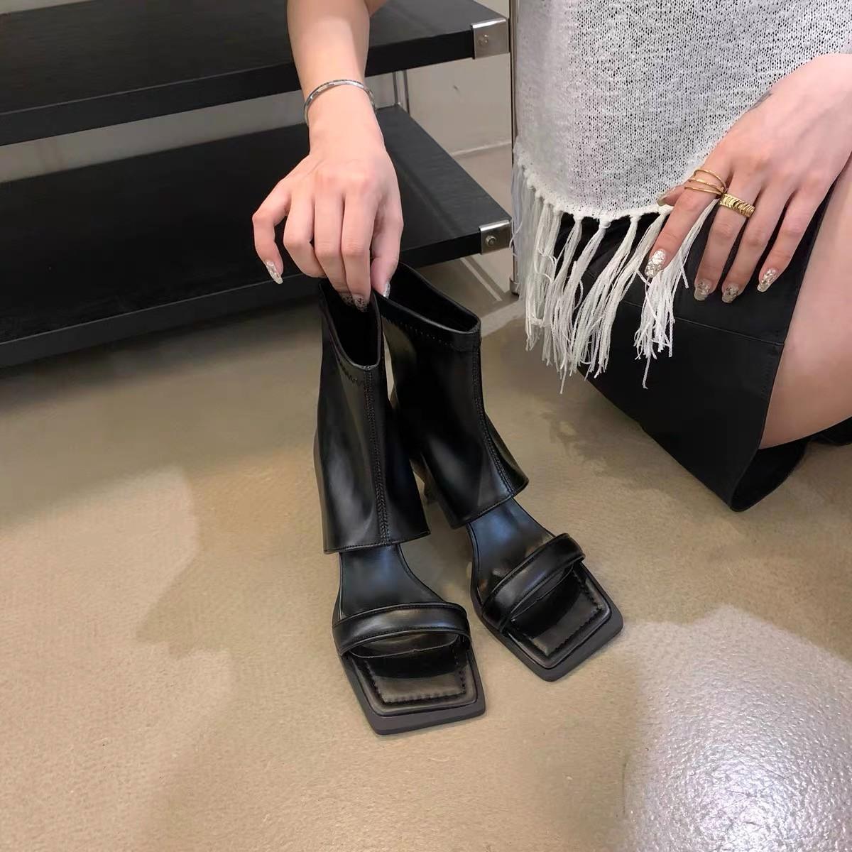 

2024 осень и зима новая мода универсальная корейская версия мода квадратная голова высокий каблук крутые ботинки женская обувь сандалии на тонком каблуке 39 чёрный