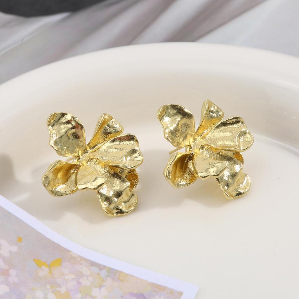 European Bestseller Flower Stud Earrings: Luxury 3D Metal Design with Cold Aesthetic