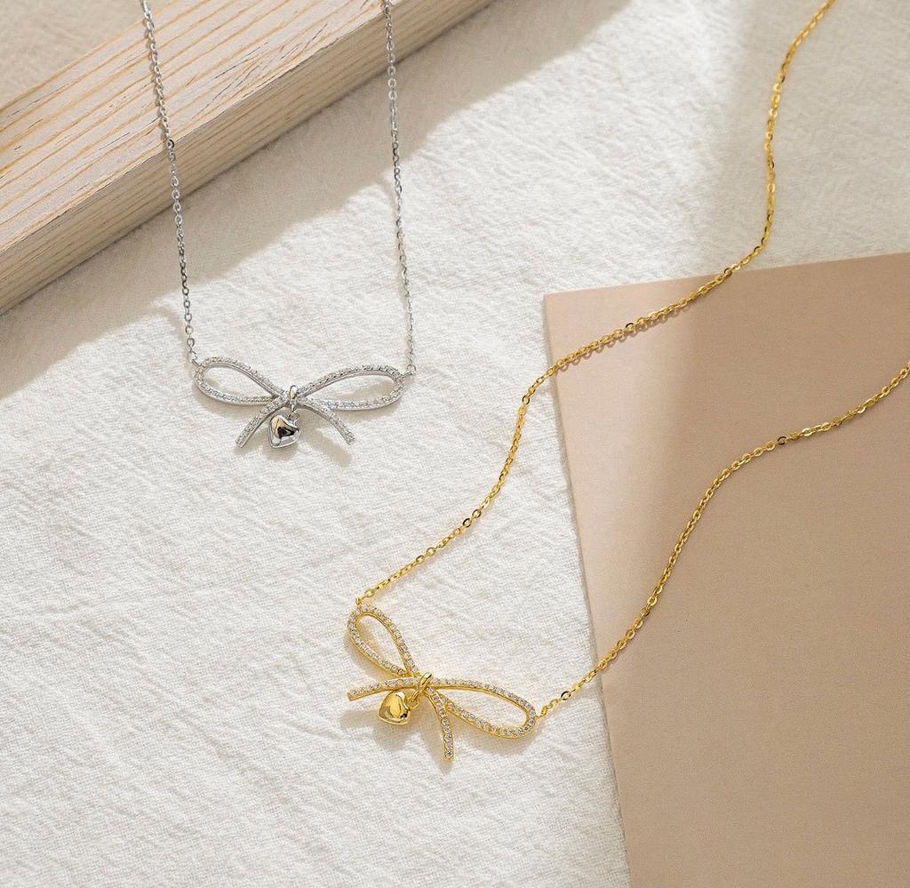 Xiaoxiangjia Man Diamond Bow Necklace Women's Niche Clavicle Chain Trendy Smiling Necklace