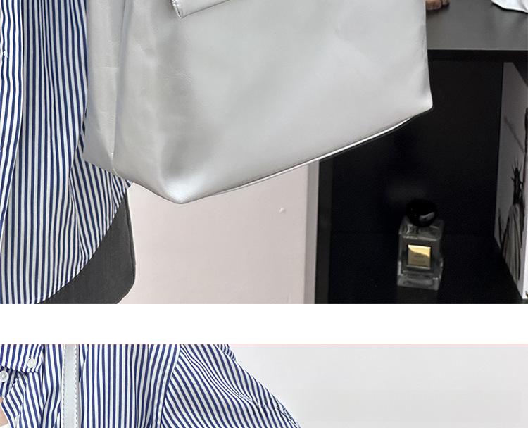 Trendiger 2025 Koreanischer Silberner Rucksack: Großvolumig, lässig und vielseitig für den sommerlichen Pendelverkehr von Frauen