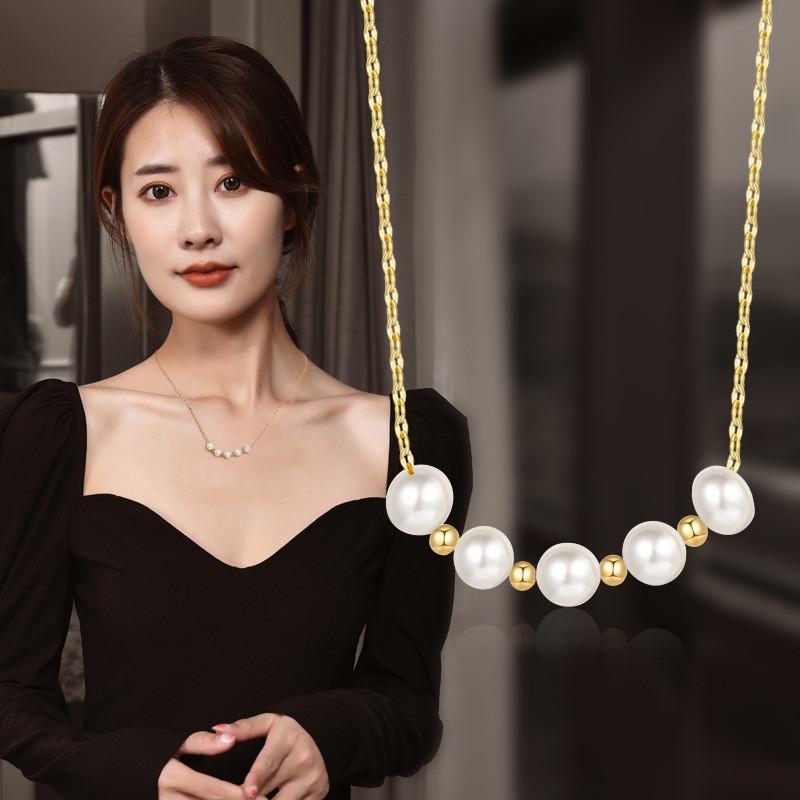 Elegant Pearl Pendant Choker Necklace For Women Featuring Stylish Baroque Design