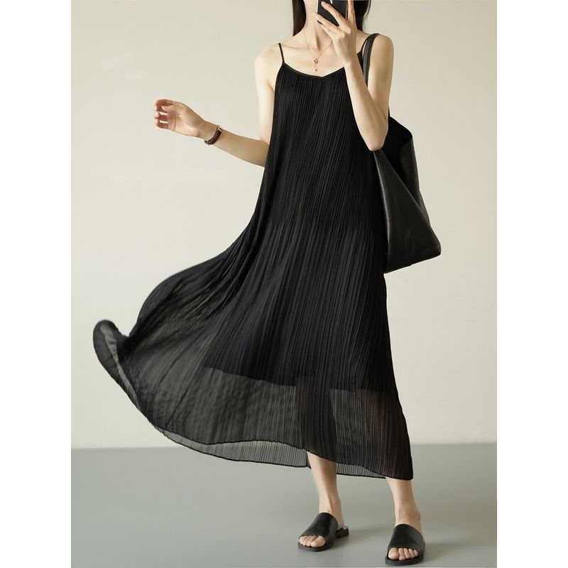 

Plus-Size Women s Pleated Hepburn-Style Workwear Suspender Dress 2026 Summer Vacation Loose A-Line Tummy-Concealing Dress for Plus-Size Women Black L