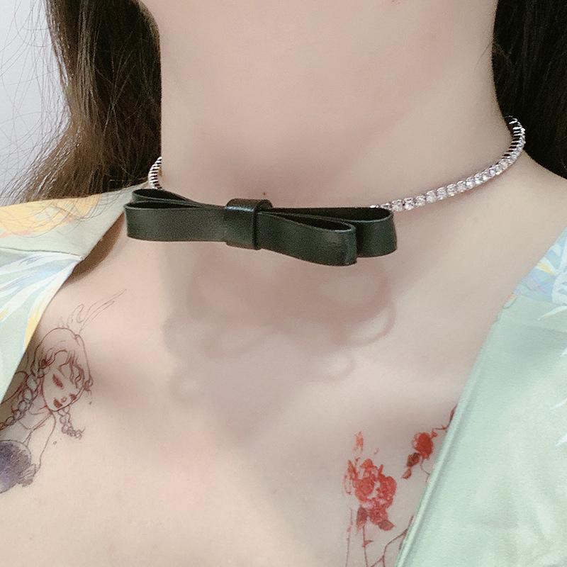 Bow necklace women's niche simple fashion versatile collarbone chain aesthetic temperament design cold wind neck chain