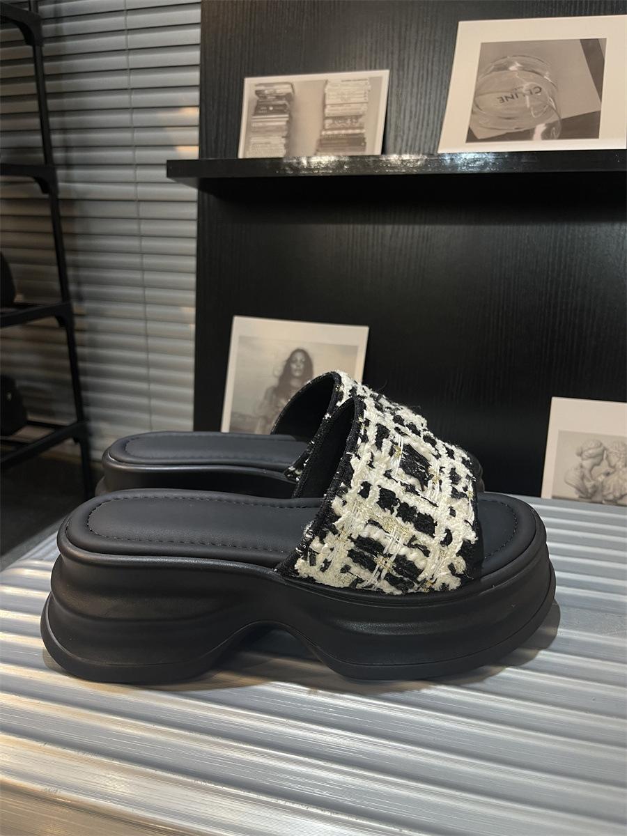 

Новые летние шлепанцы на толстой подошве и толстом каблуке, женские летние шлепанцы на толстой подошве для прохлады на море 40