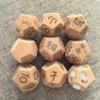 Dadi Zodiacali a 12 Facce: Gioco in Legno di Faggio per Divertimento e Avventura di San Valentino