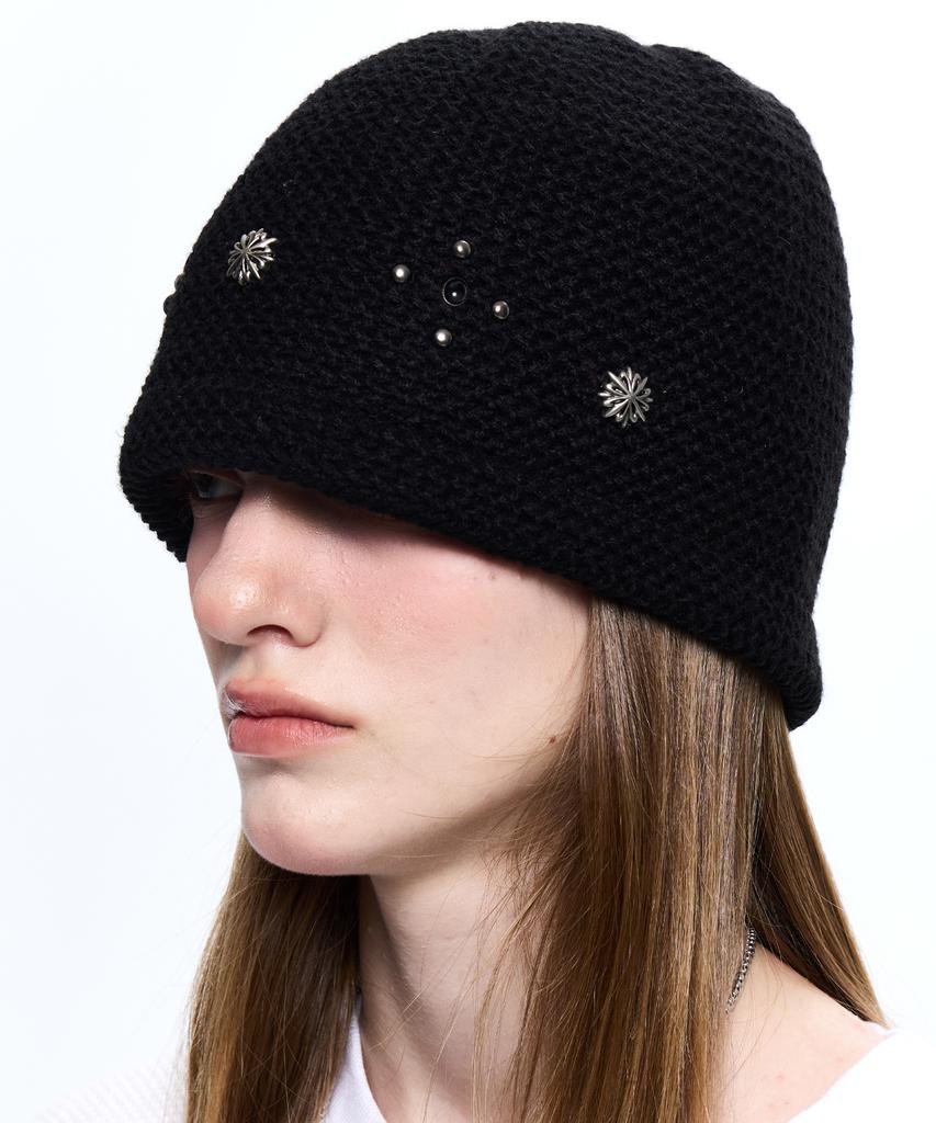 Aleseueseussi Sunburst Rivet Knit Beanie - Black
