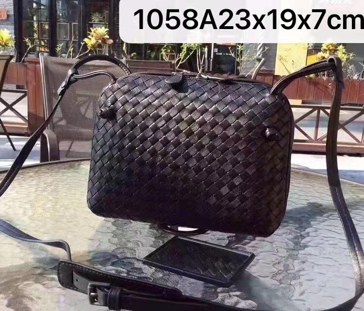 Сумка через плечо с двойной молнией кожаная плетеная сумка через плечо двухслойная сумка-ракушка корейский тренд универсальная маленькая сумка через плечо 23x19x7 чёрный 9398₽