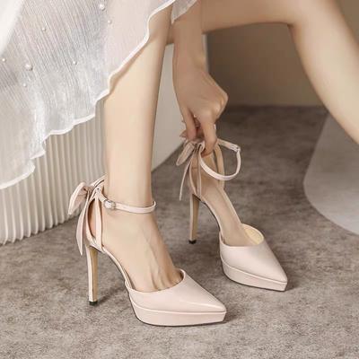 Mary Jane tacchi alti da donna sottili 2024 nuovi a punta vuoti a una parola temperamento socialite versione coreana pendolari moda scarpe singole
