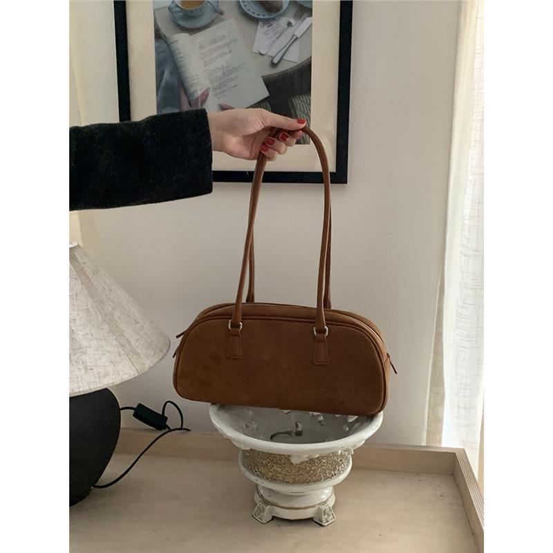 

2 Autumn and winter new versatile simple women s bags niche retro brown suede single shoulder underarm bag method stick bag Standard коричневый