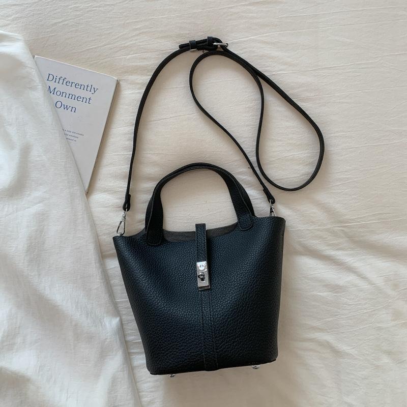 This Year's Popular Small Bags for Women's Autumn and Winter 2025 New Children and Mothers Shoulder Messenger Bags Retro Portable Bucket Bags
