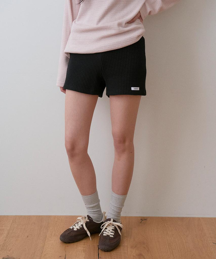 Sayu Cracker Shorts Black