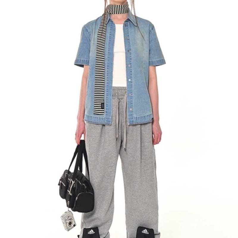 ZIZEMUSEUM GESTREIFTER SCHAL (WEISS)