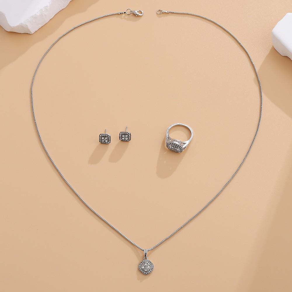 European & American 8 Hearts & Arrows Engagement Ring, Stud Earrings & Necklace Set