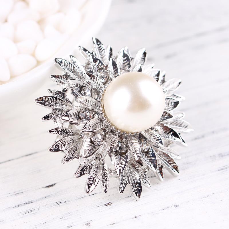 Fashion Large Pearl Brooch Hundred with Popular Women's Pins Exquisite Ethnic Style Hypoallergenic Affordable Luxury Enamel Brooch Long-Lasting Color