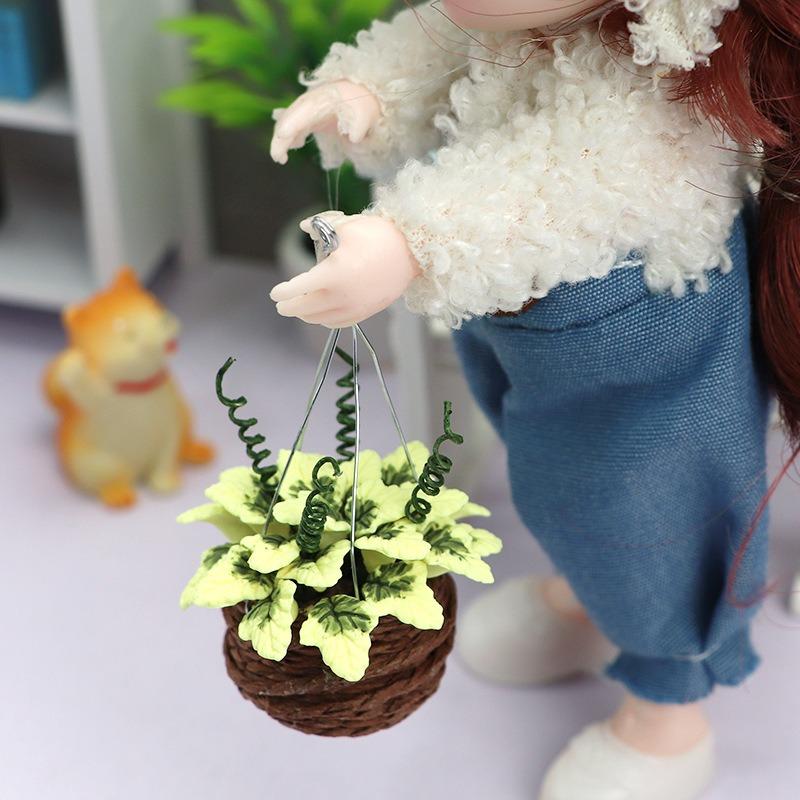 1pcs Hanging Basket Yellow Maple Resin Crafts Miniature Scene Ornament Pocket Furniture Ornament Home Decoration Miniature Ornaments Micro Landscape