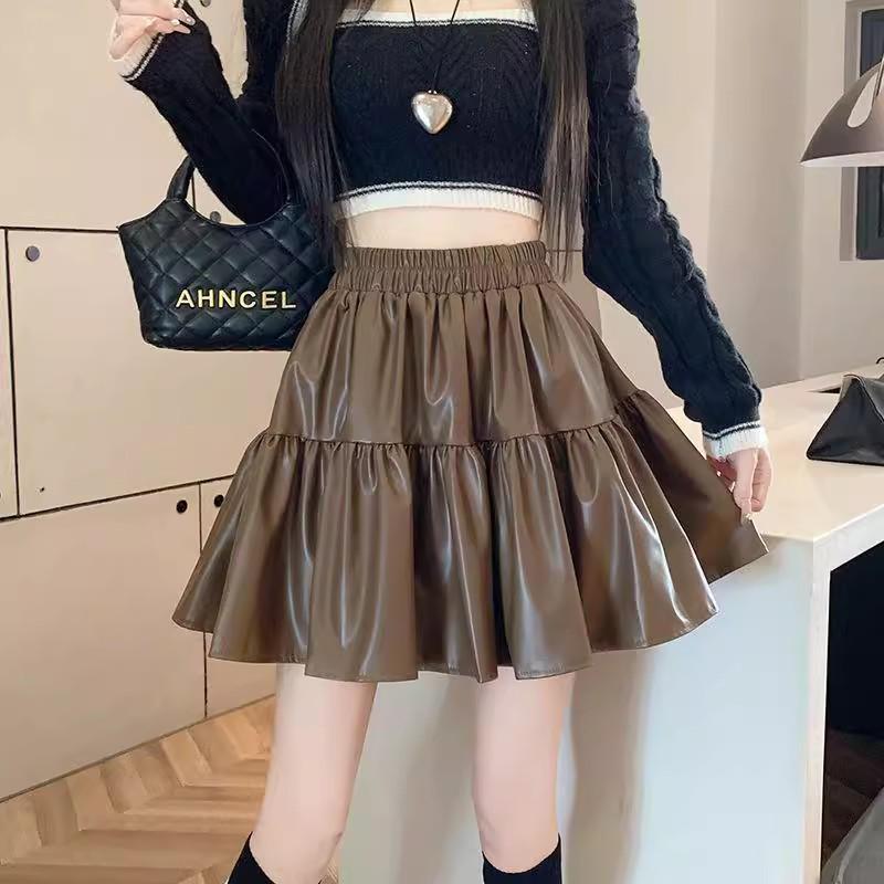 2025 High-Waisted Black PU Leather A-Line Mini Skirt - Stylish Pleated Design for Women