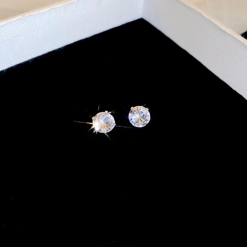 Silver Needles, Ear Holes, No Removal of Cochlear Earrings, Women's Zircon Super Flash Earrings, Women's Niche High-end Small Bone Earrings.