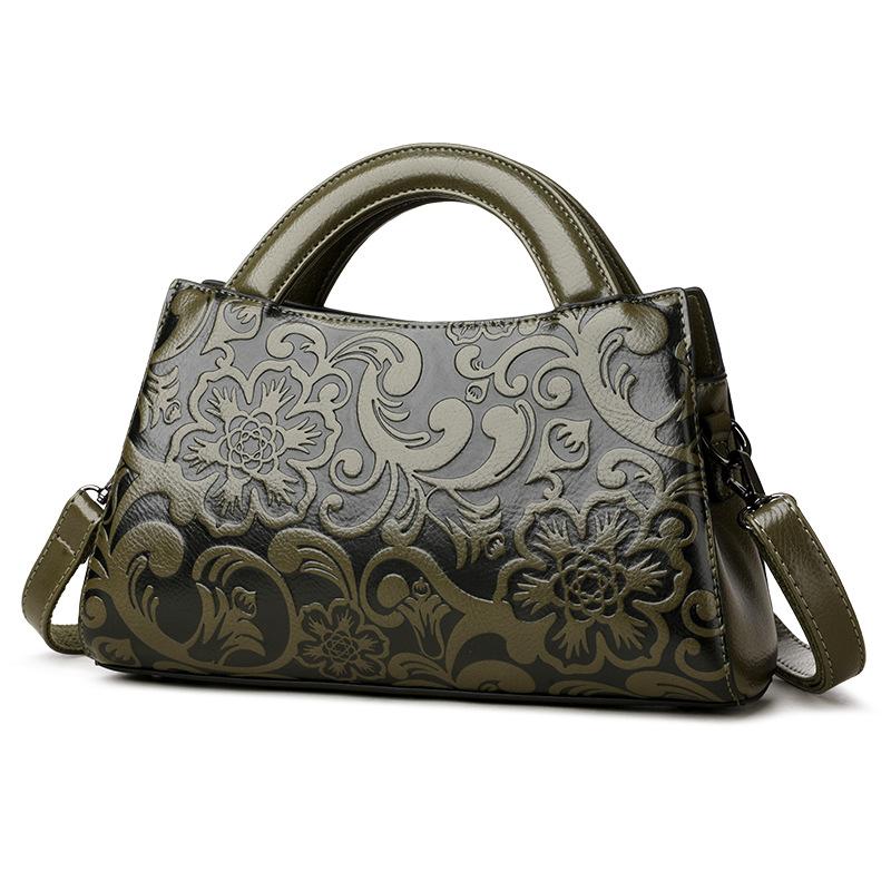 2025 Autumn Vintage Embossing Shoulder Crossbody Bags Large Capacity Leather Casual Tote Bags Travel Commuting Handbags
