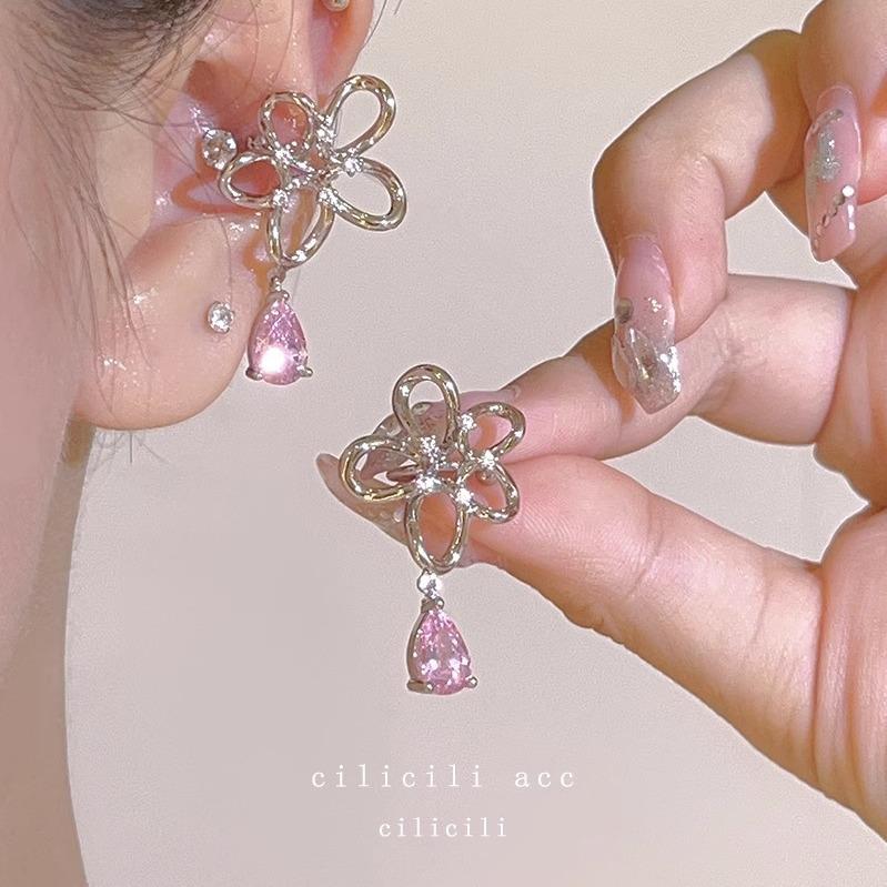 Koreańskie Klipsy na Uszy dla Nieprzekłutych Uszu – Modny Chwost i Perłowy Motylkowy Design dla Kobiet