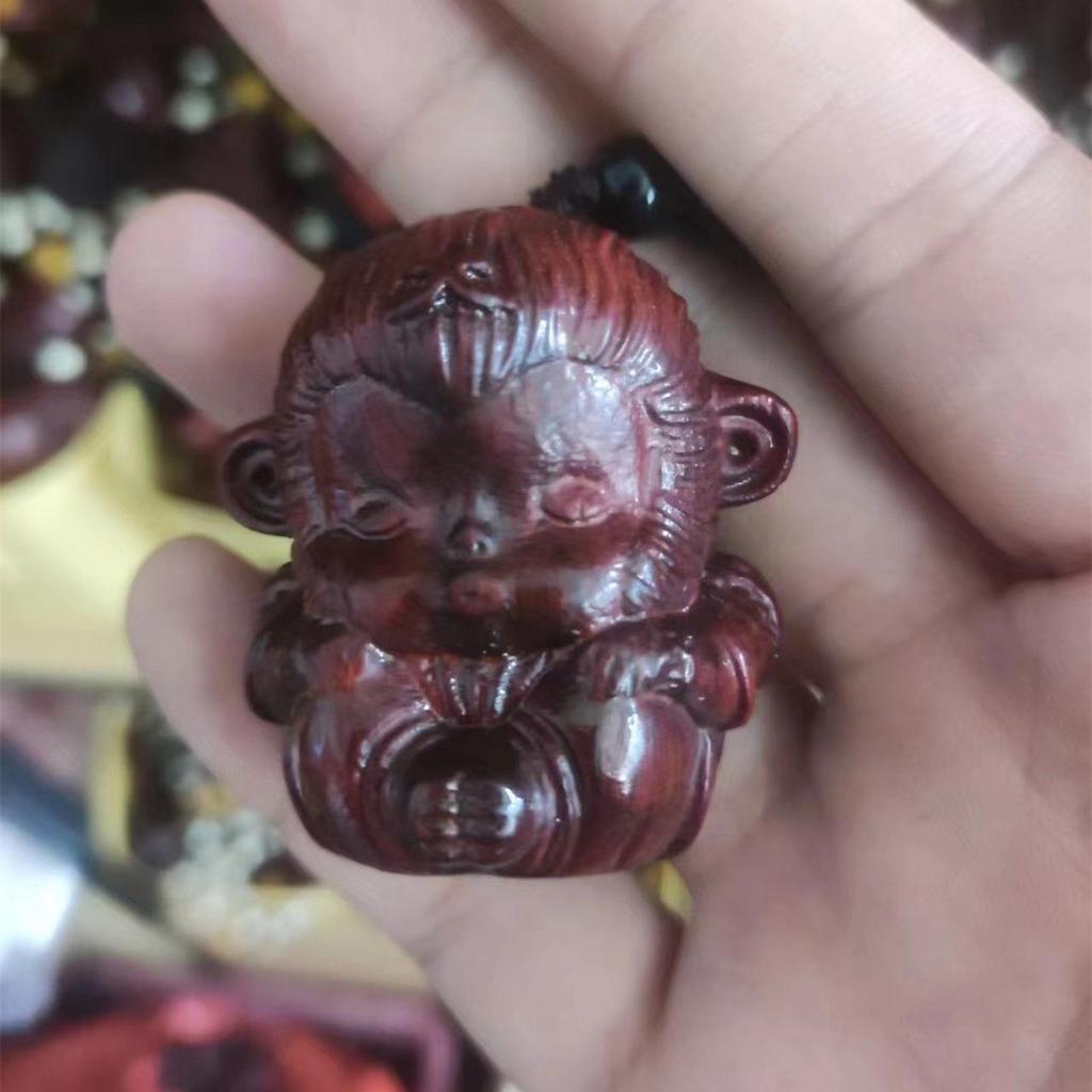 Colgante de Talla en Madera Pixiu de Palosanto - Artesanía Ornamental Más Vendida