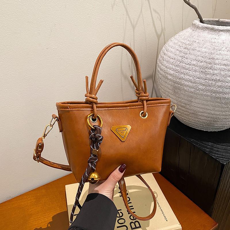 Style Street Retro Golden Label Decoration Women Single Shoulder Bucket Bag