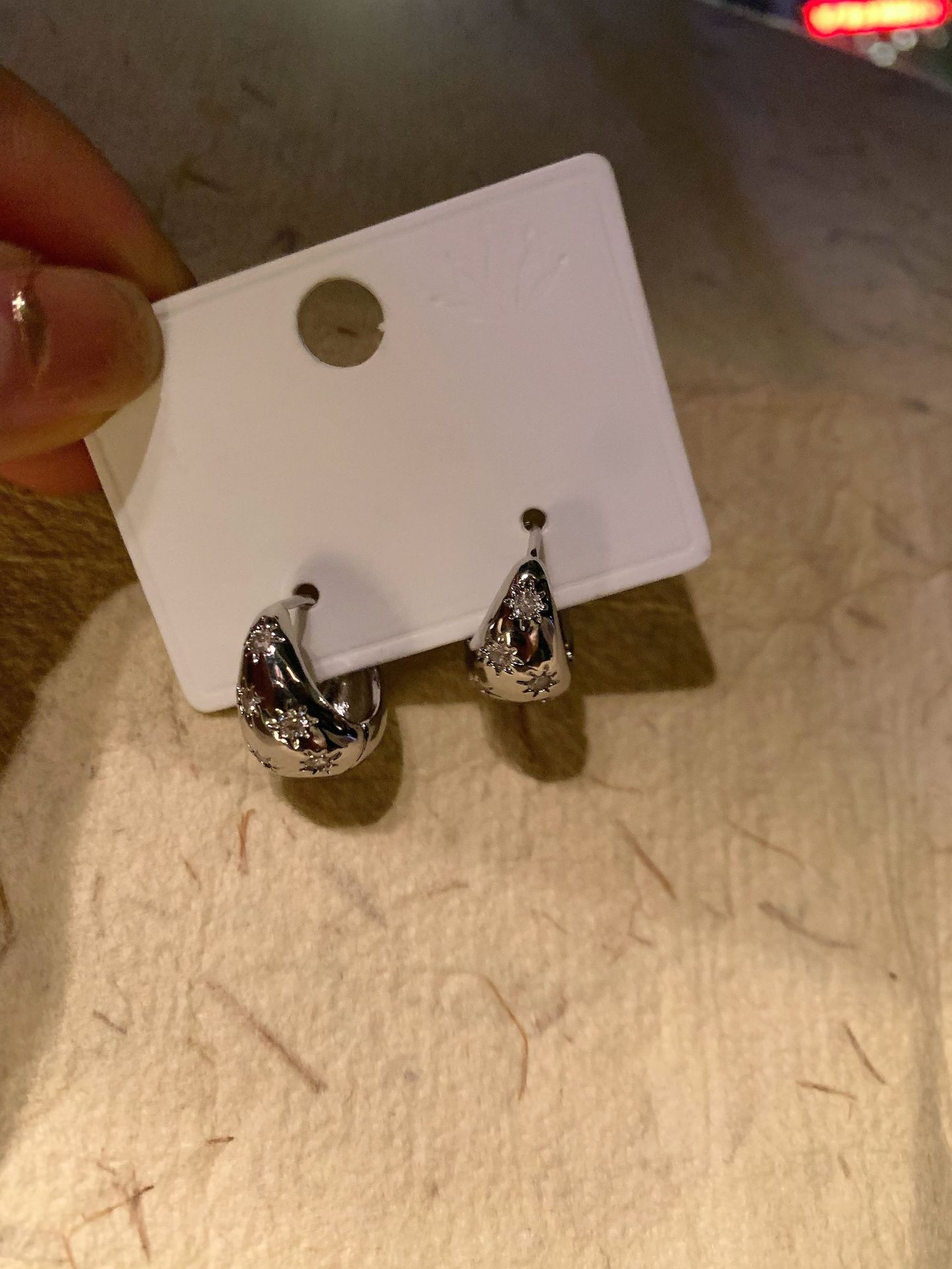 

Серебряные простые круглые серьги-клипсы с цирконовым принтом, модные маленькие серьги, легкая роскошь, высокое чувство, новые универсальные серьги для женщин