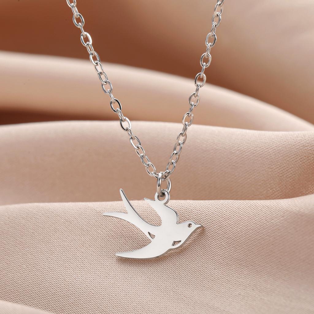 Swallow Pendant Stainless Steel Necklace Men's And Women's Fashionable Animal Inspired Jewelry Gift Super Natural Inspiration