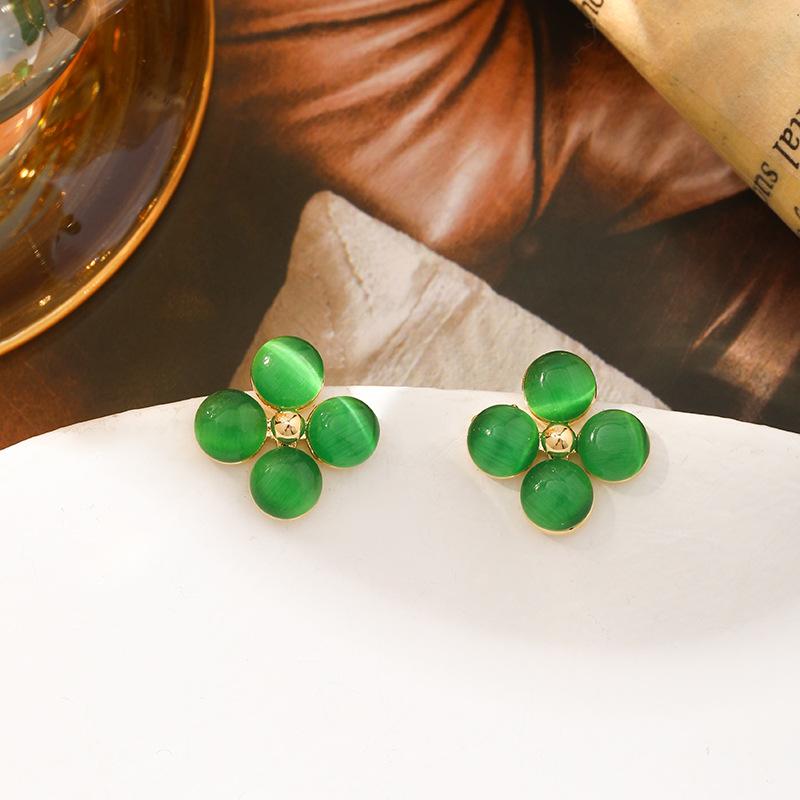 Cat's Eye Stone Four-Leaf Clover Earrings Senior Sense Of Summer Fresh Sweet Hundred With Earrings Ladies Earrings