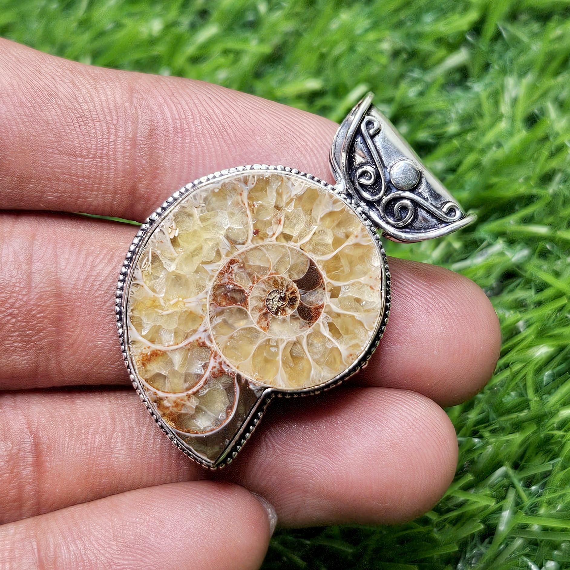 

Подвеска из натурального аммонита из стерлингового серебра 925 пробы Подвеска из ископаемого подарка для нее жёлтый