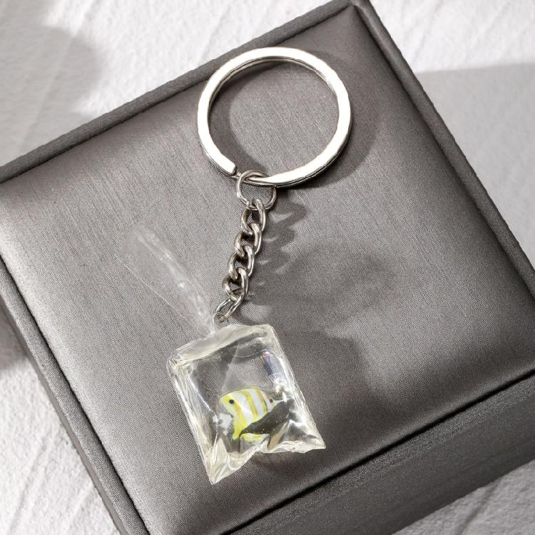 Exquisite Resin Fish Keychain Pendant In Transparent Water Bag for Bags Backpack