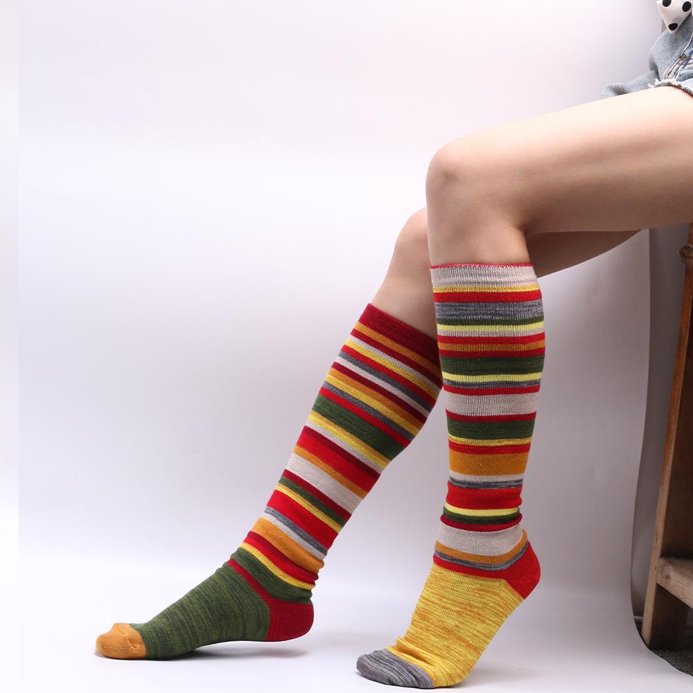 Europäischer & Amerikanischer Stil Bunte Halloween-Weihnachten Damen Kniehohe Baumwollsocken - 7 Farben