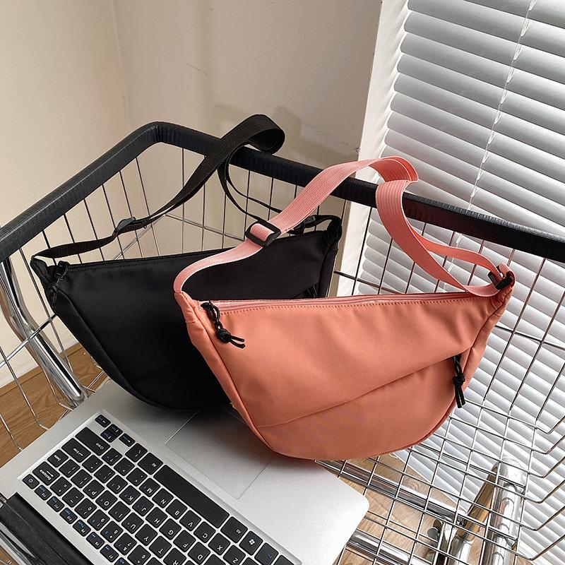 Fashion Underarm Bag Viral Shoulder Bag Women Minimalist Chic Crossbody Bag Versatile Instagram Bag