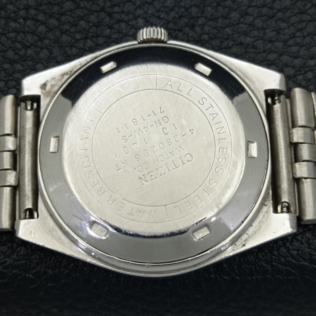 JAPAN MENS GENUINE VINTAGE CITIZEN AUTOMATIC 8200 RED COLOR DIAL WATCH A500239-2 R151b-a500239