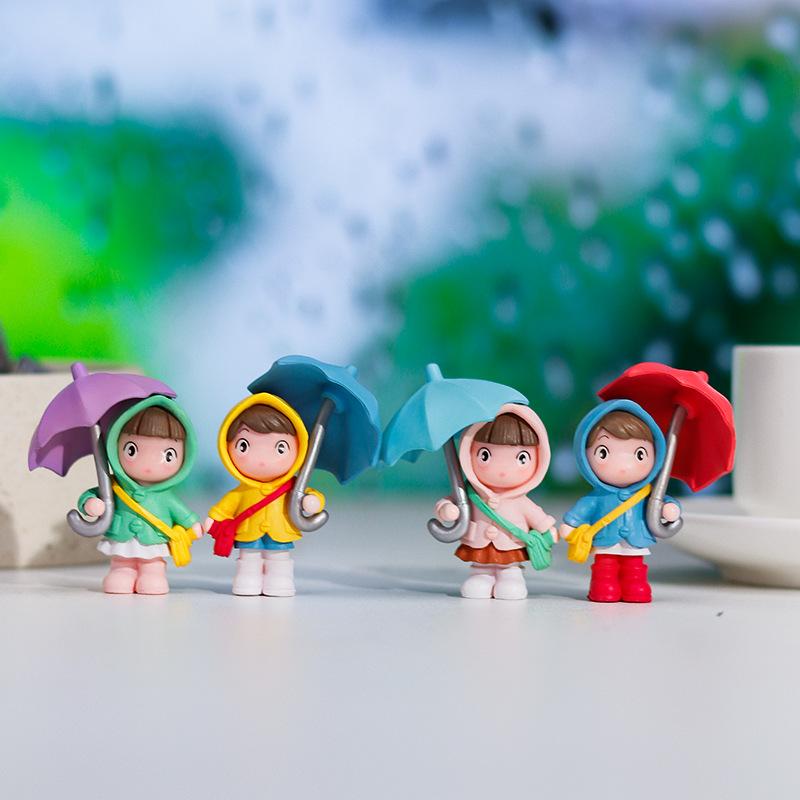 4Pcs/set Umbrella Girl Micro Landscape Ornament Cute Umbrella Satchel Girl Ornament Desktop Plastic Doll
