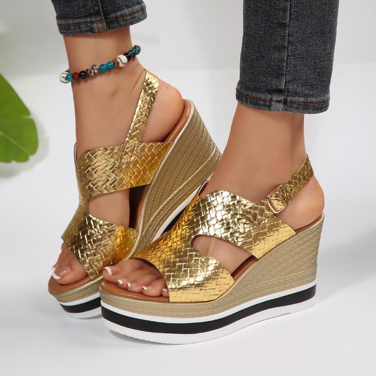 

Foreign trade soft leather sandals women s thick-soled wedges 2025 summer matte one-word buckle with waterproof table Roman sandals 43 золотой