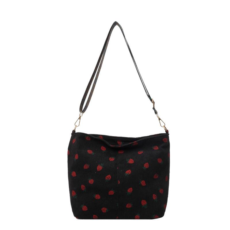 

Маленькая сумка-тоут с принтом свежей клубники в иностранном стиле, летняя новая повседневная сумка через плечо с широкими ремешками и большой вместимостью 2024 года чёрный