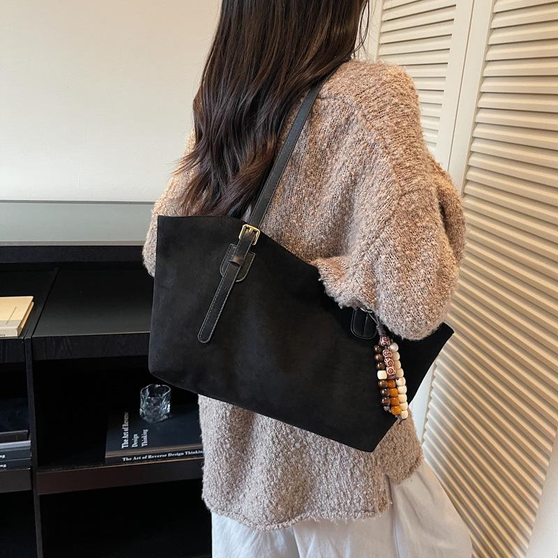 Retro Bag Women's Large-capacity Autumn and Winter Versatile Simple Shoulder Bag Fashionable Commuter Tote Bag