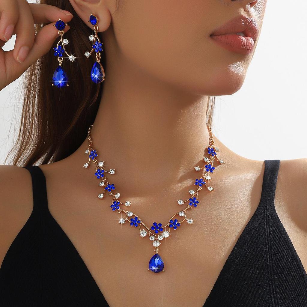 European & American Women's Rhinestone Alloy Necklace Set for Weddings & Banquets