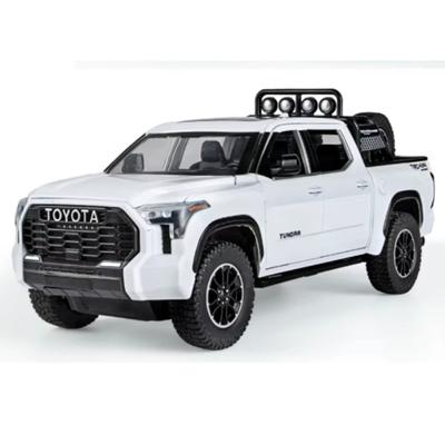 1/24 TOYOTA Tundra TRD Pickup Kamyonet Off-Road Döküm Alaşım Minyatür Oyuncak Araba Modeli Geri Çekilebilir Ses Işık Koleksiyonu Erkek Çocuk İçin Hediye