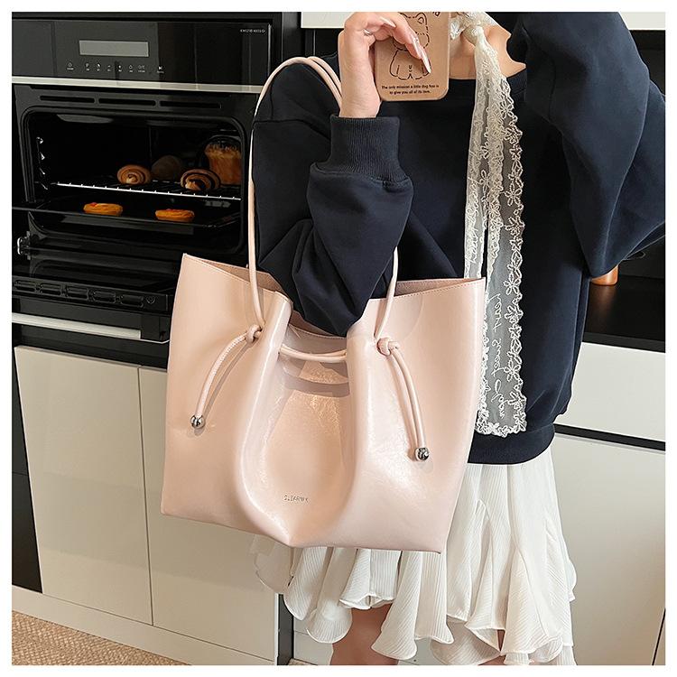 Lazy Retro Commuter Large-capacity Tote Bag Women's New Handbag Spring and Summer Versatile Shoulder Trendy Bag