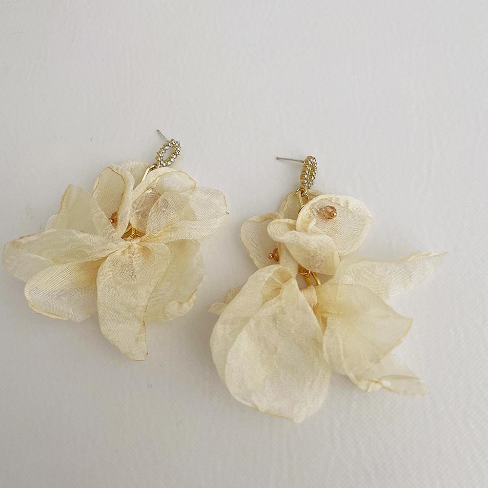 

Серьги с бахромой из шифоновых цветов, чисто белые, супер феи, серьги-пусеты, модные универсальные серьги для женщин