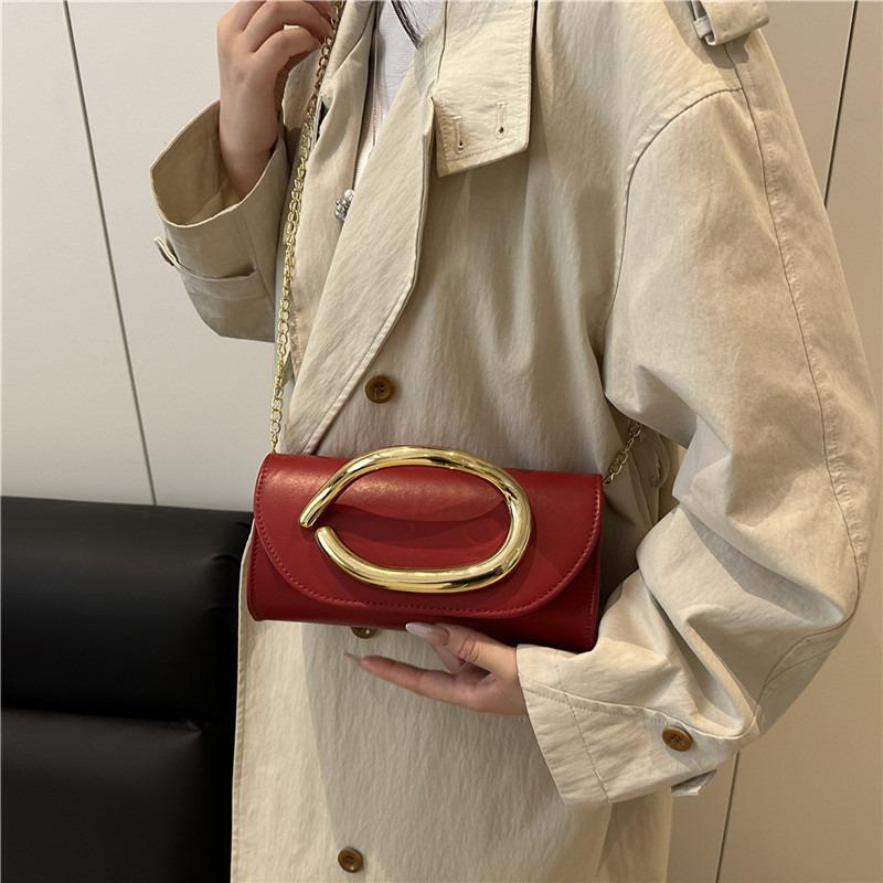 New exquisite clutch bag, fashionable chain bag, banquet bag, party bag.