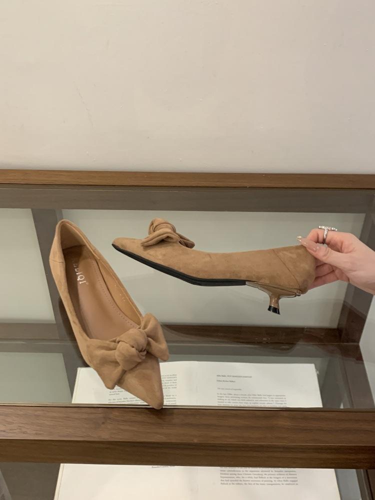 Fairy Style 2025 Autumn New Korean Version Niche Thin Heel Shallow Mouth Bow Fashion Pointed Temperament Single Shoe Woman