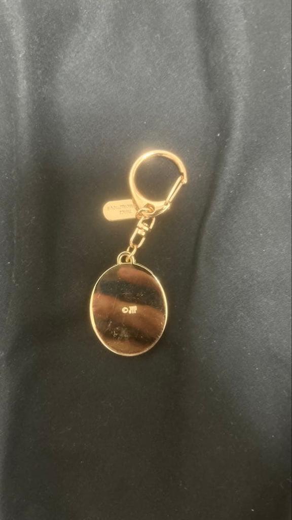 [USED] TWICE Oval Keychain with Photo - Jihyo