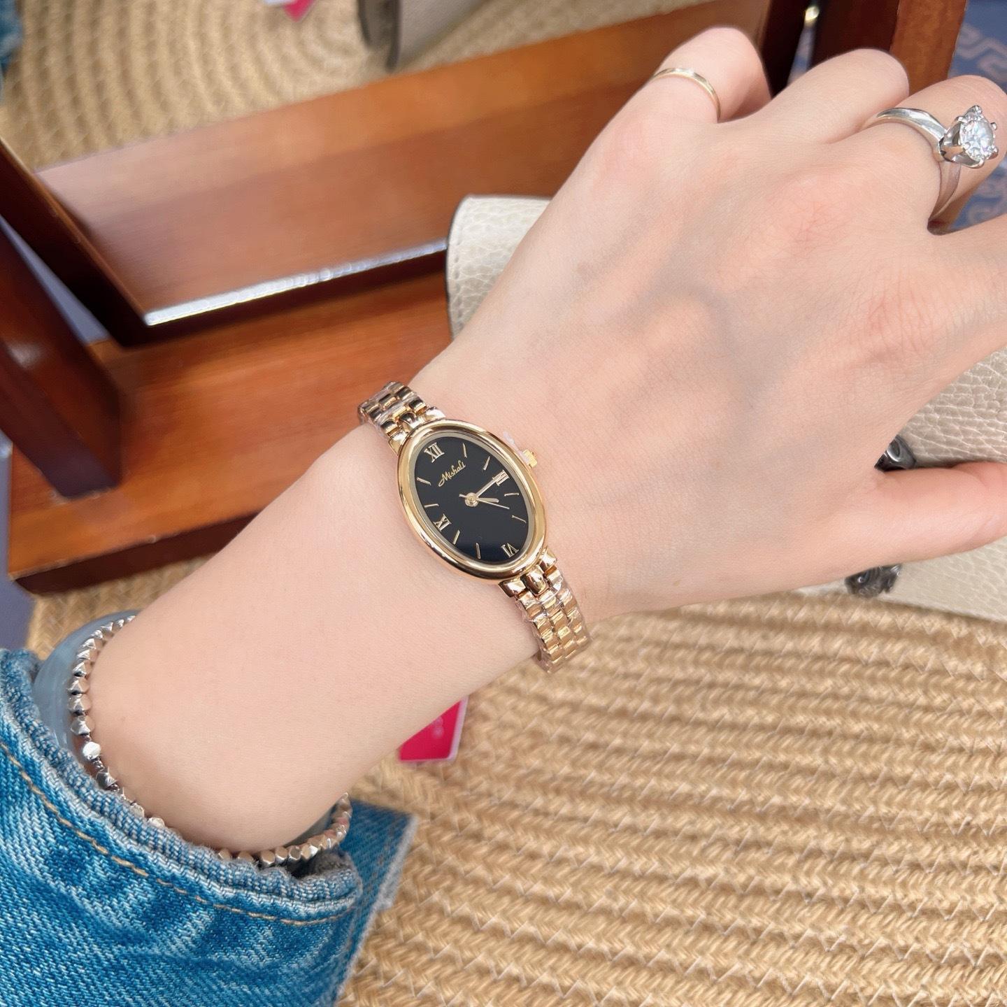 Pigeon Egg Dial Watch Ladies Steel Belt Watch Light Luxury Temperament Watch Delicate Oval Watch