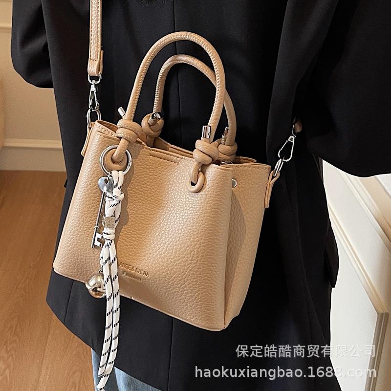 Premium sense niche bag women's 2025 new spring and summer versatile messenger bag popular handbag bucket bag